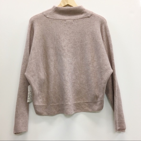 SUPER SOFT Nordstrom sweater - Picture 3 of 7